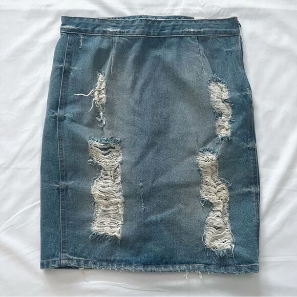 Lovers + Friends Dresses & Skirts - Lovers + friends denim miles pencil skirt distressed women’s size 28
